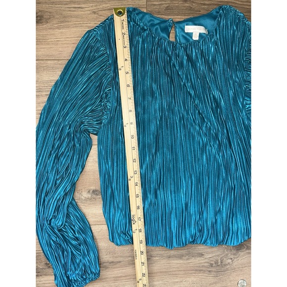 Flying Tomato Women's Pleated Top Emerald Green size Small EUC - Picture 3 of 4
